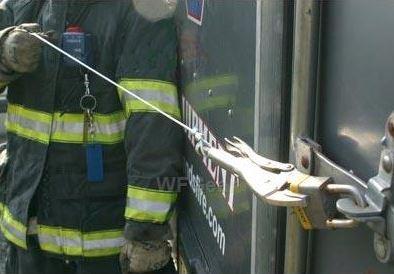 Hold-The-Padlock